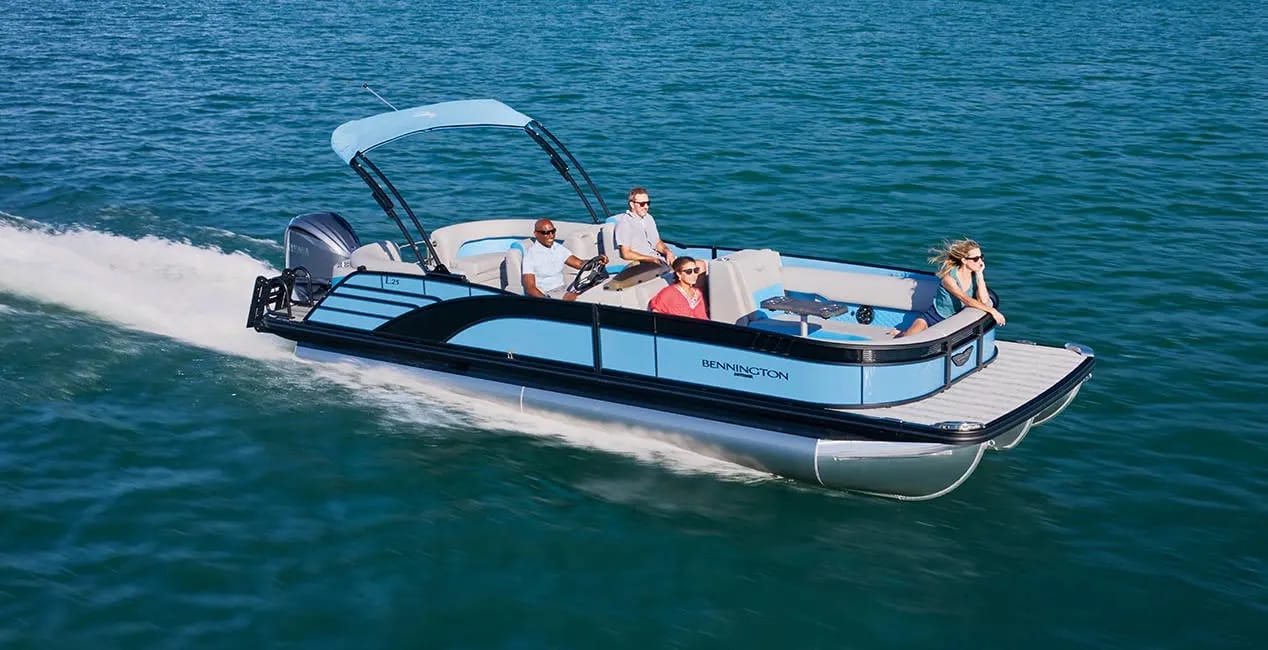 Used Bennington L Bowrider Luxury Quad Bench Tritoon Boats For Sale