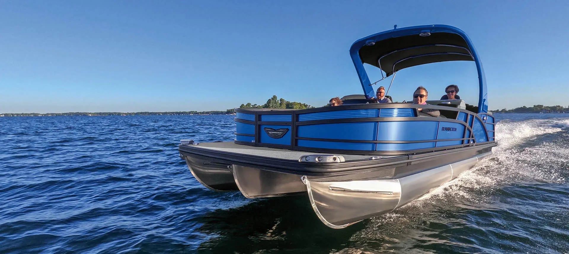 Used Bennington R Bowrider Luxury Quad Bench Tritoon Boats For Sale 