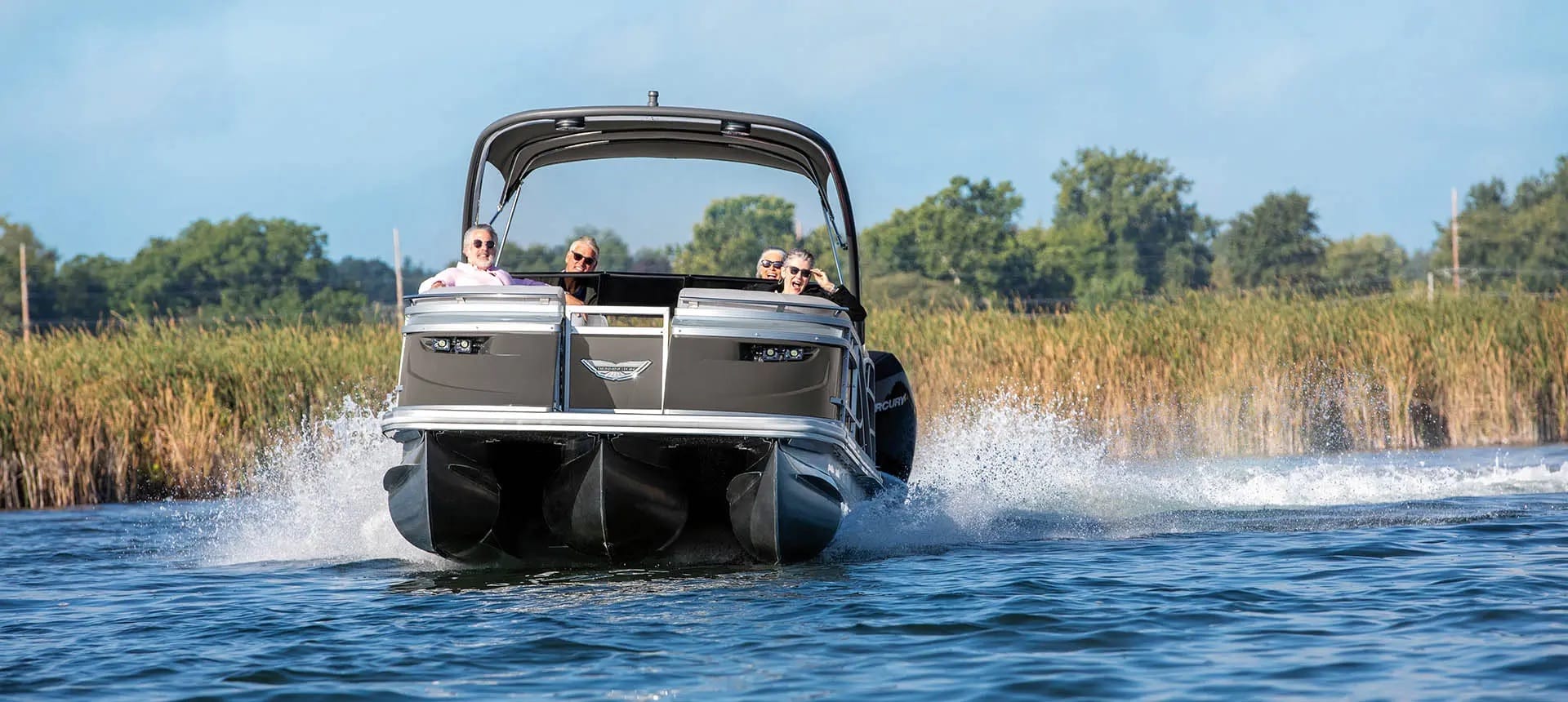 New Bennington Q Line Luxury Stern Lounge Tritoon Boats For Sale